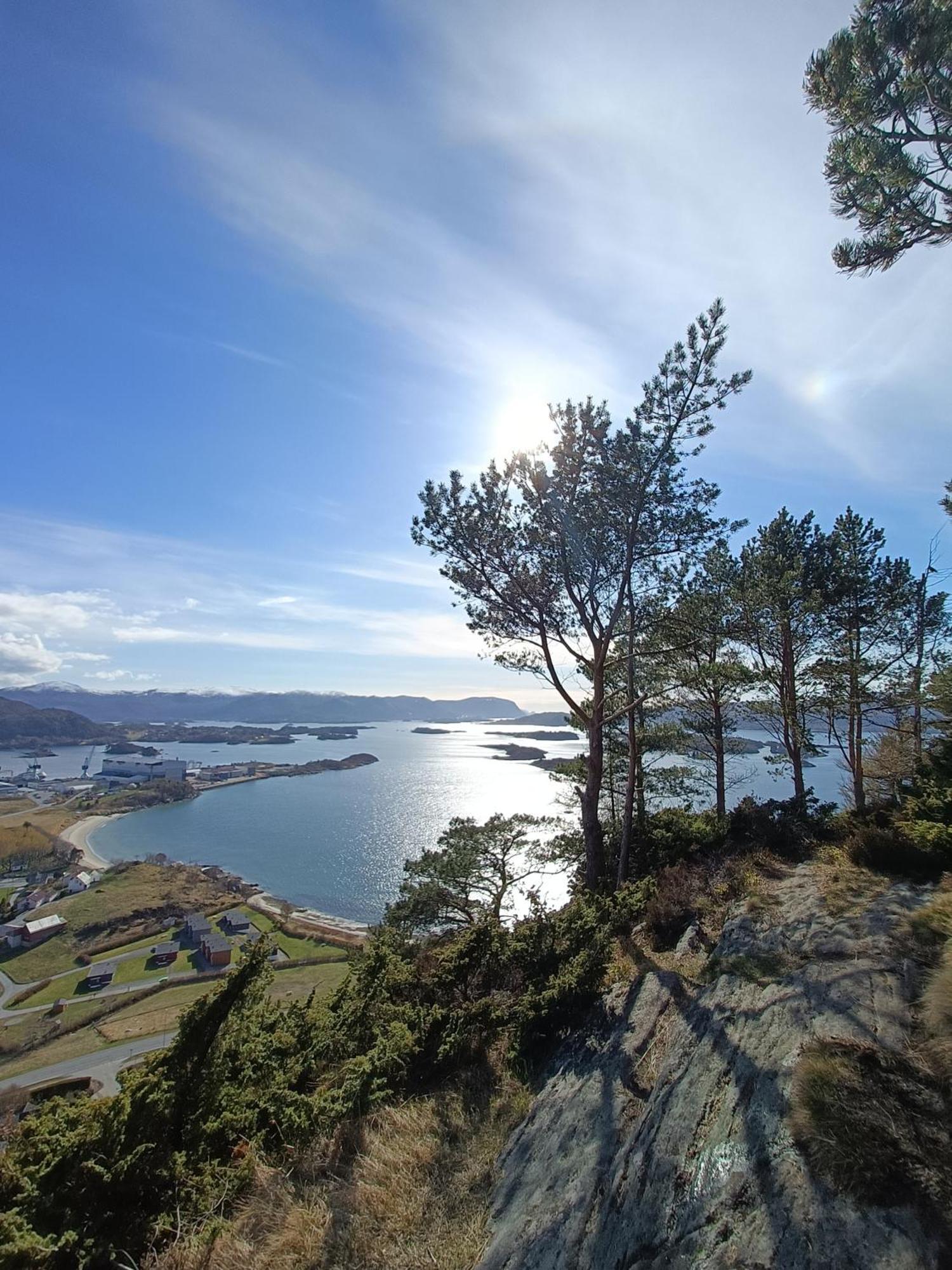 Charming House In Ulsteinvik With Free Parking Villa Exterior photo